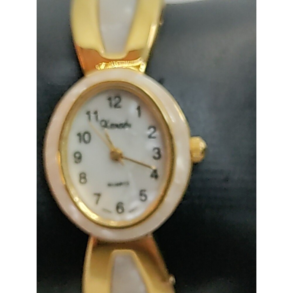 Xanadu Quartz Womens Wrist Watch W/MOP Bessel & Bracelet Trim